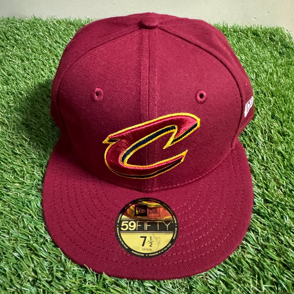 New Era 59FIFTY Mens Cleveland Cavaliers NBA Fitted Hat Cap Wine Size 7 1/2 NEW